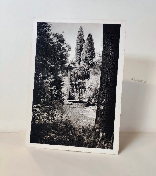 JOSEF SUDEK. BENEDIKTINSKÉ OPATSTVÍ V BŘEVNOVĚ. - Před r. 1945. V. Neubert; hlubotisk. Soubor 15 pohlednic.