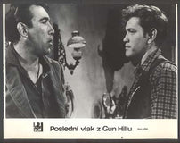 POSLEDNÍ VLAK Z GUN HILLU. - 1959.  Propagační filmová fotografie; 'fotoska'. Anthony Quinn. 'Fotoska'. /film/kino/