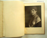DRTIKOL, FRANTIŠEK: ŽENA VE SVĚTLE. (1938).