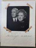 Portrétní fotografie Edvarda Beneše  a jeho manželky Hany Benešové, podpisy obou, „Aston Abbotts, 23.2.45“