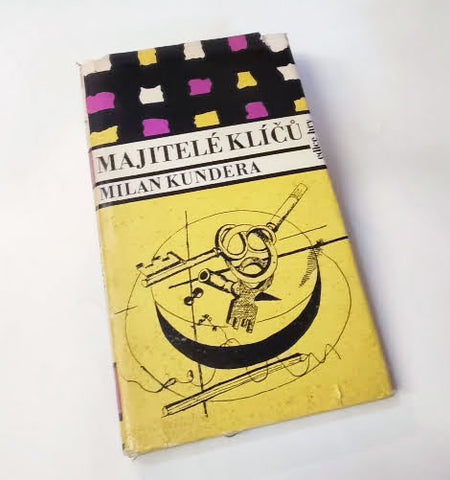 KUNDERA; MILAN: MAJITELÉ KLÍČŮ. - 1964. Edice Hry. Obálka ZDENEK SEYDL.