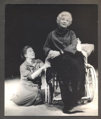 DANA MEDŘICKÁ; VLASTA FABIANOVÁ - KOČIČÍ HRA. - (1974). Foto Jaromír Svoboda.