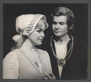 GABRIELA BEŇAČKOVÁ-ČÁPOVÁ; VOJTECH KOCIÁN. - Operní pěvci. Foto Jaromír Svoboda.