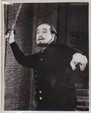JIŘÍ VOSKOVEC - divadelní fotografie z představení Hamleta na Broadwayi. 1964