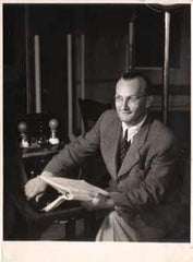 FREJKA; JIŘÍ. (1904-1952) - 1943. Foto ILLEK a PAUL.