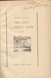 NEUMANN; STANISLAV; K.: HRST KVĚTŮ Z RŮZNÝCH SAISON. 1903-1906. - 1907. 1. vyd. Dedikace 'Ant. Lhotovi kamarádsky' a podpis S. K. Neumann.