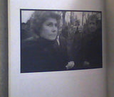 Seifert -  ZPRÁVA O POHŘBU BÁSNÍKA JAROSLAVA SEIFERTA VE FOTOGRAFIÍCH JAROSLAVA KREJČÍHO. - 1995. 1. vyd. KGB; ; Jan Skácel; Milena Štráfeldová; Alois Kinský.