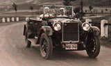 AUTOMOBILOVÝ SPORT. - 1929. 14 fotografií automobilových závodů z konce 20. let. Jezdkyně Zavřelová - Formánková.