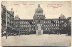 PRAHA - VÁCLAVSKÉ NAÁMĚSTÍ. - Pohlednice. Museum král. Českého se sochou sv. Václava v popředí. Místopis.