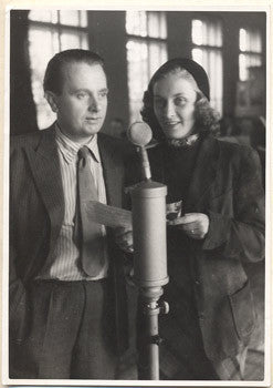 Dobová fotografie. Autor: KAREL HÁJEK. Autorské razítko na rubu. 175x125 /film//osobnosti/