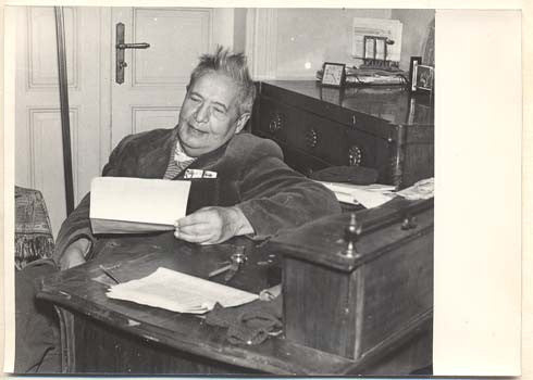 1957. Autor: JOSEF ŘEHOŘEK. Autorské razítko na rubu; datováno 14. XII. 1957. /osobnosti/