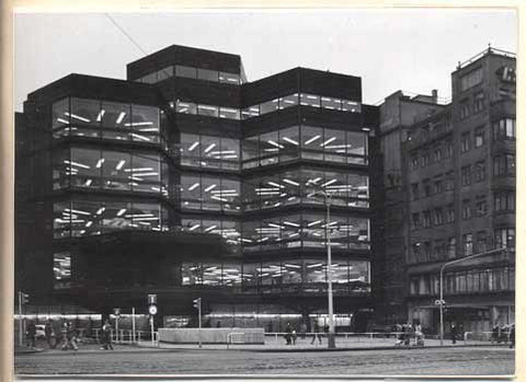 1975 (kol.) /foto Praha/pragensie/architektura/
