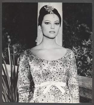 Černobílá fotografie. CLAUDIA CARDINALOVÁ. /film/kino/