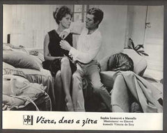 VČERA; DNES A ZÍTRA. - 1964. Sophia Loren; Marcello Mastroianni. 'Fotoska'. /film/kino/