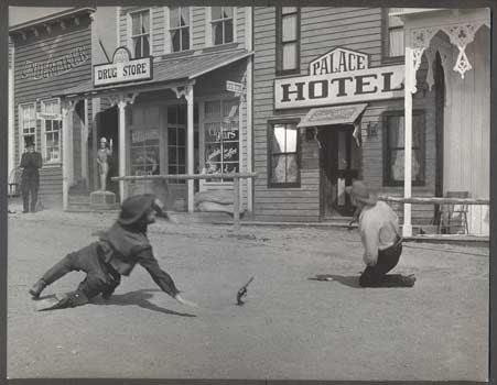 1964.  Propagační filmová fotografie; 'fotoska'. /film/kino/