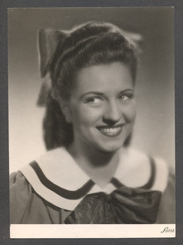 1941. Černobílá fotografie. Foto Ströminger. /divadlo/osobnost/