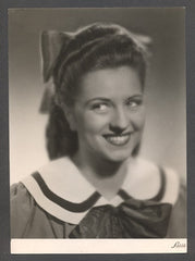 PODHAJSKÁ; LENKA. - 1941. Černobílá fotografie. Foto Ströminger. /divadlo/osobnost/