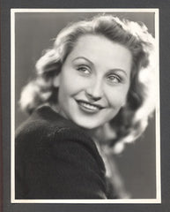 ŠVABÍKOVÁ; ZDENKA. - 1941. Černobílá fotografie. Foto Skácel - Brno.  /divadlo/osobnost/