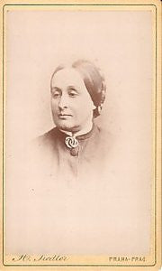 (1830 - 1899). Spisovatelka a významná osobnost emancipačního hnutí.