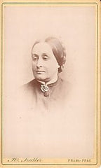 Foto - SVĚTLÁ; KAROLINA. - (1830 - 1899). Spisovatelka a významná osobnost emancipačního hnutí.