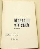 Teige - SEIFERT; JAROSLAV: MĚSTO V SLZÁCH. - 1929. 3. vyd. Obálka a typo KAREL TEIGE.