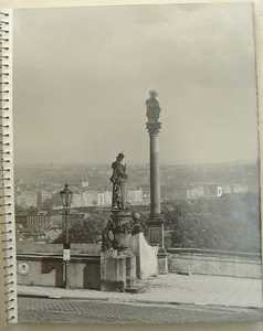 1945. Deset originálních fotografií Jiřího Jeníčka; podpis autora ('vánoce 1946')