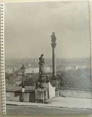 JENÍČEK; JIŘÍ: PRAHA. - 1945. Deset originálních fotografií Jiřího Jeníčka; podpis autora ('vánoce 1946')