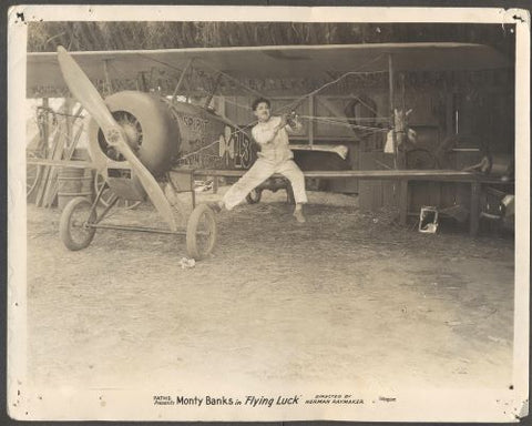 MONTY BANKS - FLYING LUCK (Létající štěstí). - 1927. American silent comedy film. /17/