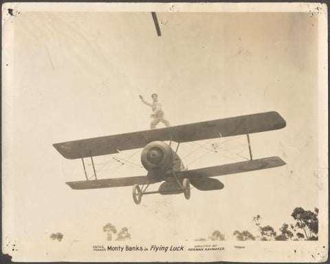 MONTY BANKS - FLYING LUCK (Létající štěstí). - 1927. American silent comedy film. /1/