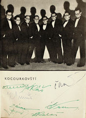 KOCOURKOVŠTÍ UČITELÉ SE ZPOVÍDAJÍ. - 1939. Podpisy všech osmi členů souboru.