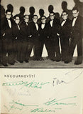 KOCOURKOVŠTÍ UČITELÉ SE ZPOVÍDAJÍ. - 1939. Podpisy všech osmi členů souboru.