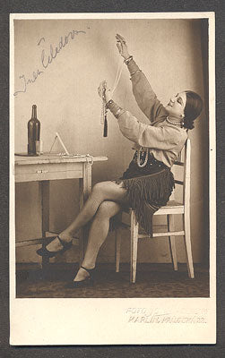 INEZ ČELEDOVÁ. - fotografie s podpisem. Foto "IDEAL" Zelenka. kol. 1920.