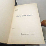 SEIFERT; JAROSLAV: SLAVÍK ZPÍVÁ ŠPATNĚ. Ilustrace JOSEF ŠÍMA. - 1926.