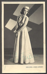 FRIČOVÁ, MARTA. - Foto Deml a Hanuš, podpis. 40. léta.
