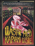 LÁSKY MEZI KAPKAMI DEŠTĚ. - 1979. Filmový plakát.