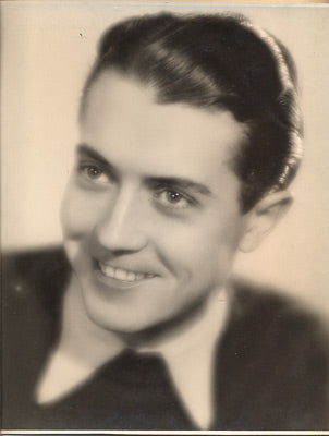 ANTONÍN NOVOTNÝ. Portrétní fotografie, - kol. 1938., velký formát 282x220.