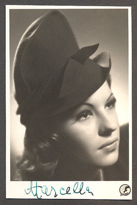 MARCELLA SEDLÁČKOVÁ. - Fotografie s podpisem. - 1942.