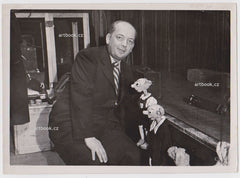 Josef Skupa se Spejblem a Hurvínkem. - orig. fotografie, kol. 1935.