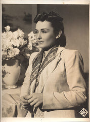 HANA VÍTOVÁ. - fotografie, kol. 1938, velký formát 235x290.