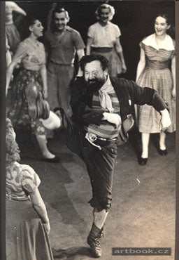 JAN WERICH v roli Čochtana na "forbíně" v r. 1949. - Fotografie Zdeněk Tmej.